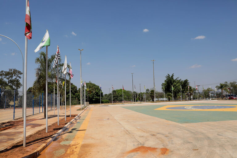 Praça dos Estados da Candangolândia ganha estacionamento, paisagismo, iluminação e novas áreas esportivas