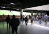 Cabide Solidário leva acolhimento e solidariedade ao Metrô-DF