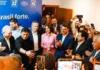 Michelle e Flávio Bolsonaro se reaproximam em gravações para campanha