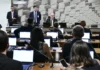 Comissão do Senado aprova aumento escalonado do piso salarial de médicos